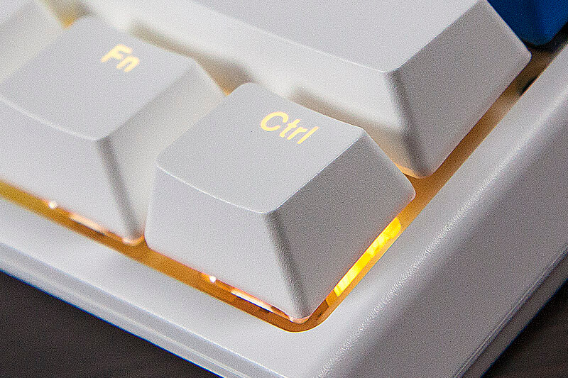 mmini rgb keyboard ducky overview close up pbt material